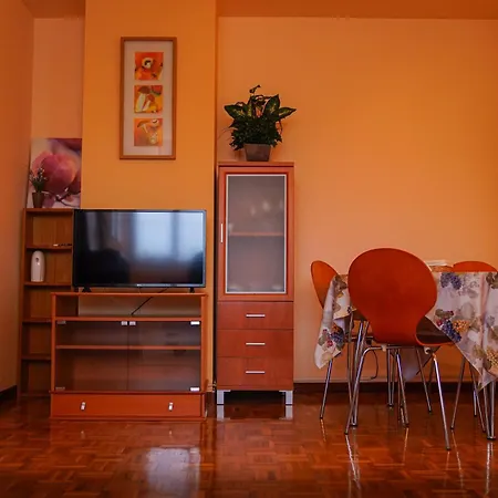 Villamarinera Familia Apartment Sebreno